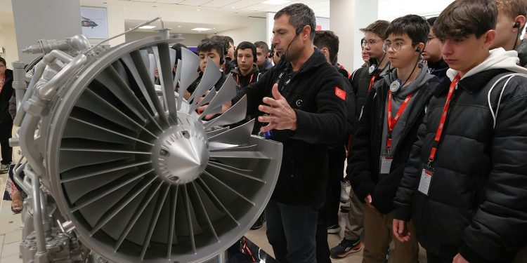 TEI, milli havacılık motorlarını öğrencilerle buluşturdu
