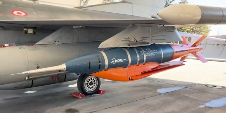 ASELSAN KGK-84 kanatlı güdüm kitinden ilk atışta tam isabet!