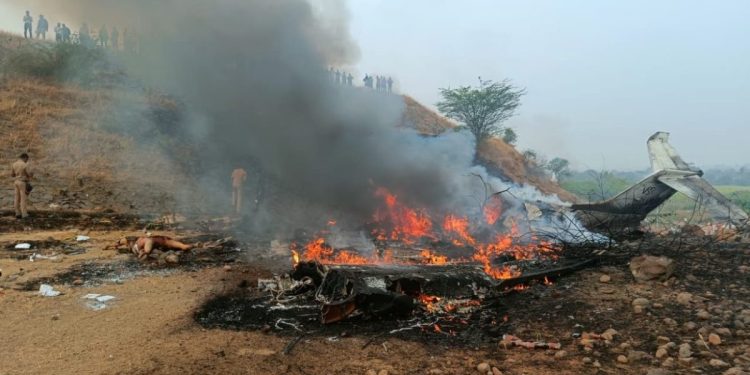Hindistan’da Başbakan Yardımcısı uçak kazasında öldü