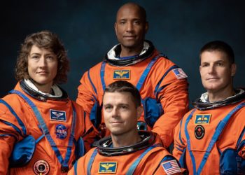 NASA 50 yıl sonra insanlı Ay seyahatine hazırlanıyor