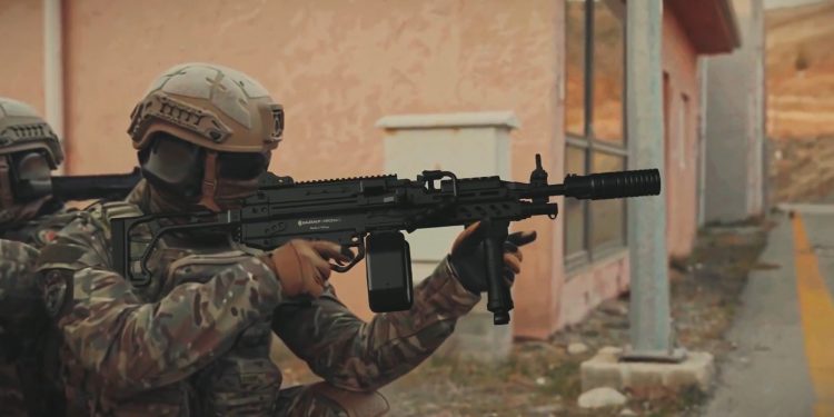 KALEKALIP’tan iki yeni hafif makineli tüfek hamlesi