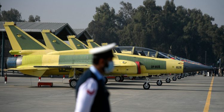 Pakistan’ın “savaşta test edilmiş” jetlerine talep artıyor