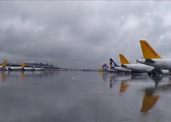 Kar yağışı nedeniyle İstanbul’da uçuşlara kısıtlama