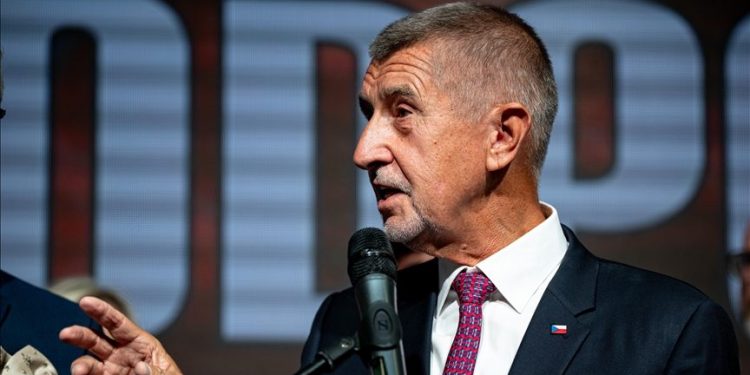 Çekya, Ukrayna’ya uçak satışı ve bağışını reddetti