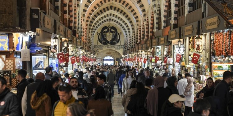 Yerli turizmde geçen yıl rekor harcama: 276,1 milyar lira