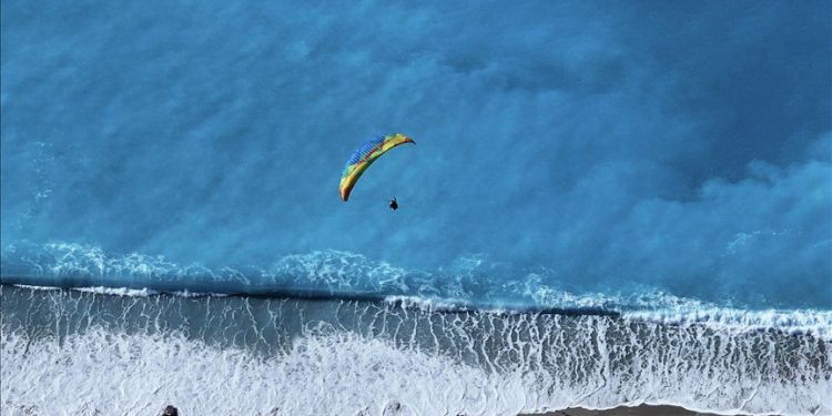 Fethiye’de geçen yıl 194 bin 613 kişi yamaç paraşütü yaptı