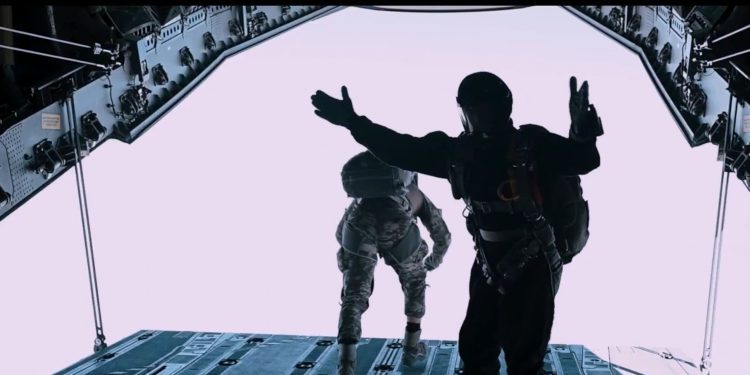 A400M’den 2.750 metreden atlayış