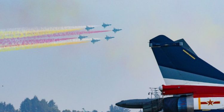 Çin’den Singapore Airshow’da gövde gösterisi