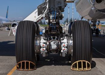 Boeing tarihinin en büyük iniş takımı sözleşmesini imzaladı