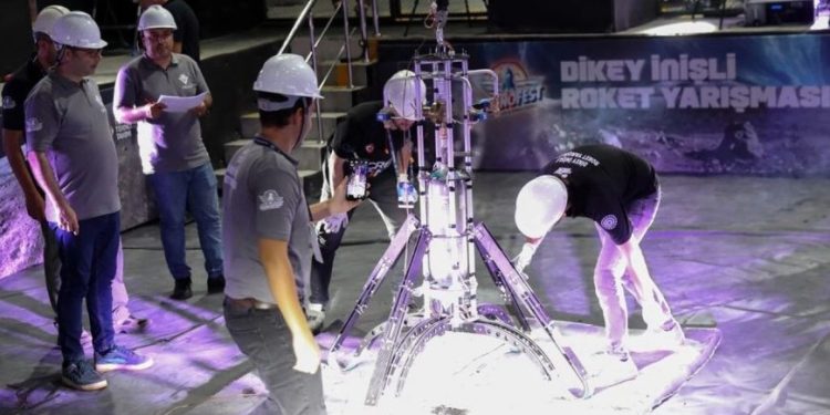 TEKNOFEST’te dikey inişli roket yarışı başlıyor