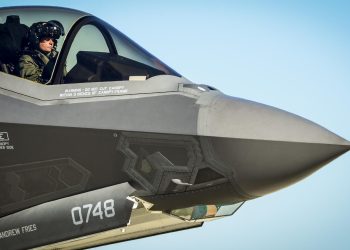 “F-35’in yazılımı iPhone gibi kırılabilir”
