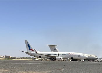 Hartum’a 1023 gün sonra ilk yolcu uçağı indi